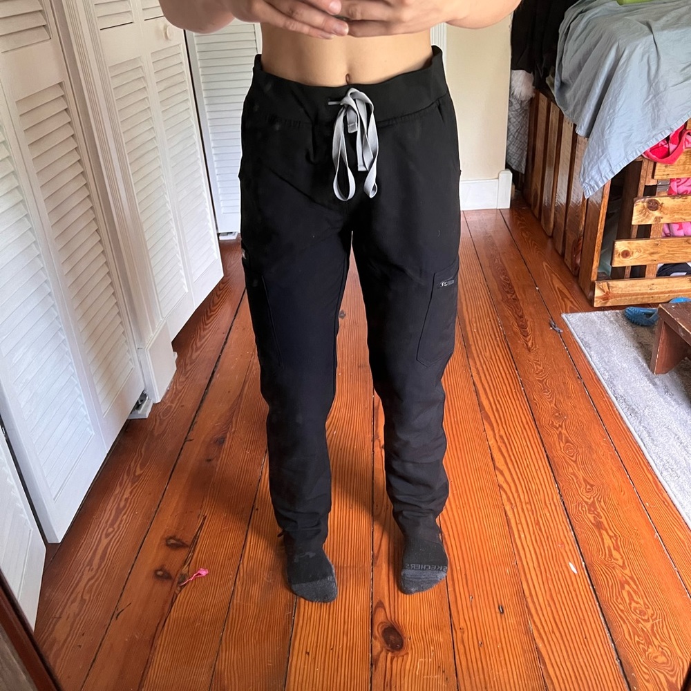 Figs “Yola skinny” scrub pants